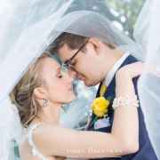 Summer-Veil-Boutonniere
