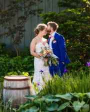 Bridal-Bouquet-with-Barrel-Bohemian