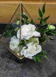 Triangle-Prism-Centerpiece-2