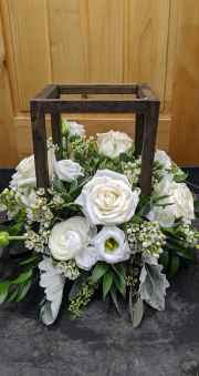 Wooden-Lantern-Centerpieces